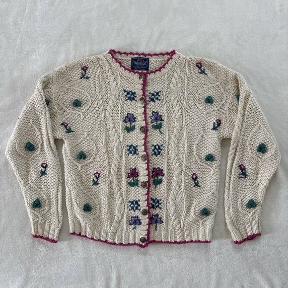Woolrich Sweaters - Woolrich Women's White/Cream Small Embroidered Floral Knit Sweater vintage
